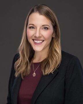 Headshot of Betsy Eiroa