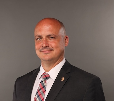 Headshot of Luke Henry