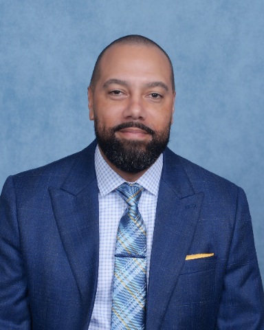 Headshot of David Tavares