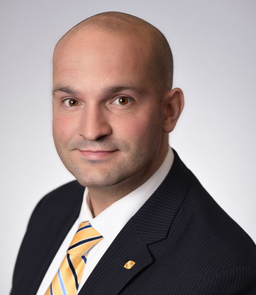 Daniel Acosta Headshot