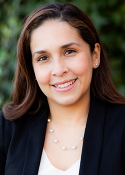 Diana Romero headshot