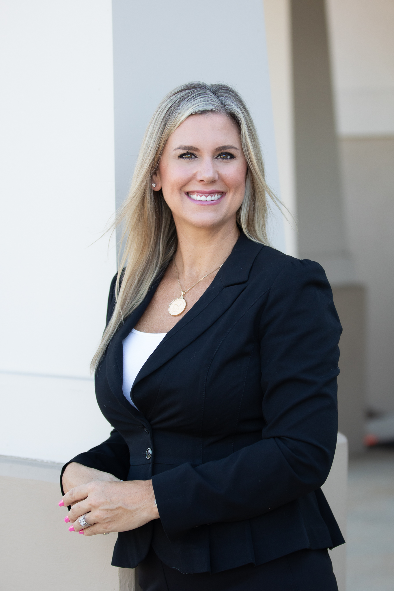 Kelly- headshot 2025