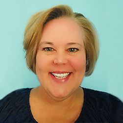 Lynn Finkbeiner Headshot