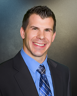 Aron Scott headshot
