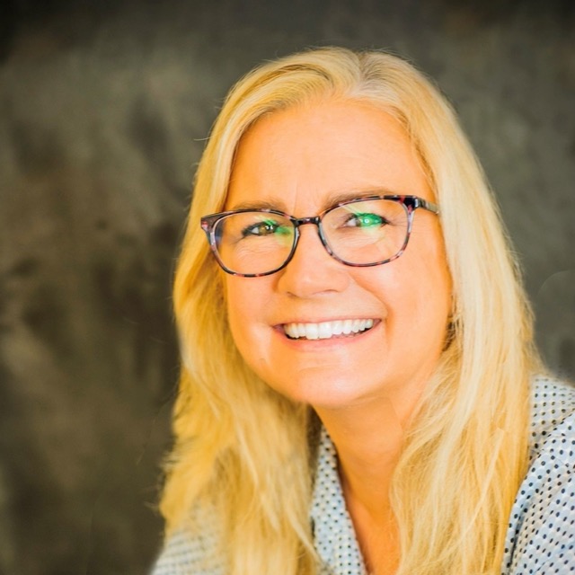 Renee Kelleher Headshot