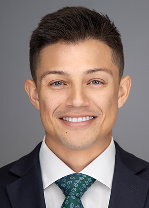 Daniel Ponce headshot
