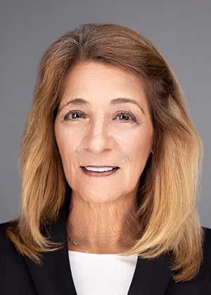 Lorraine Arabia headshot