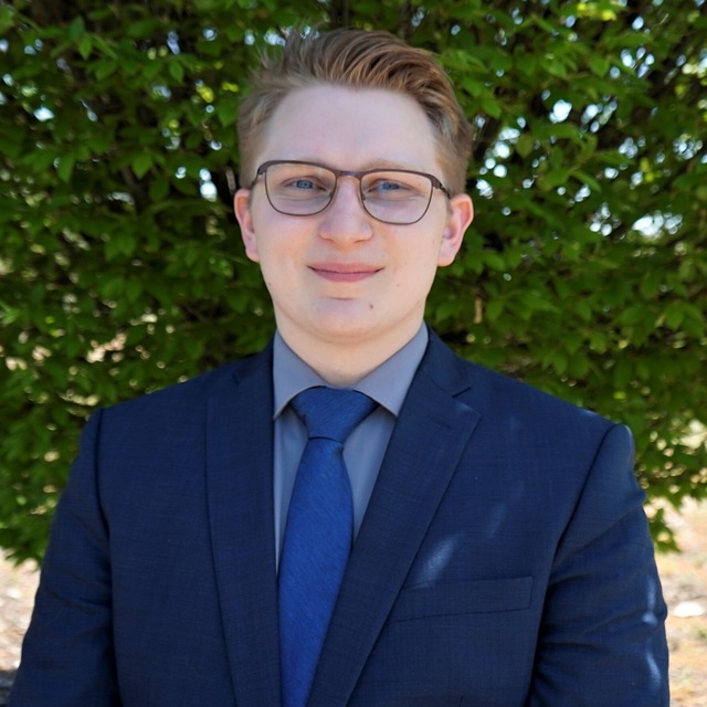 Thomas Krawczk Headshot