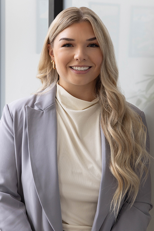 meagan headshot