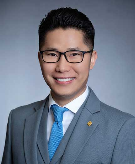 Lingfeng Lu headshot